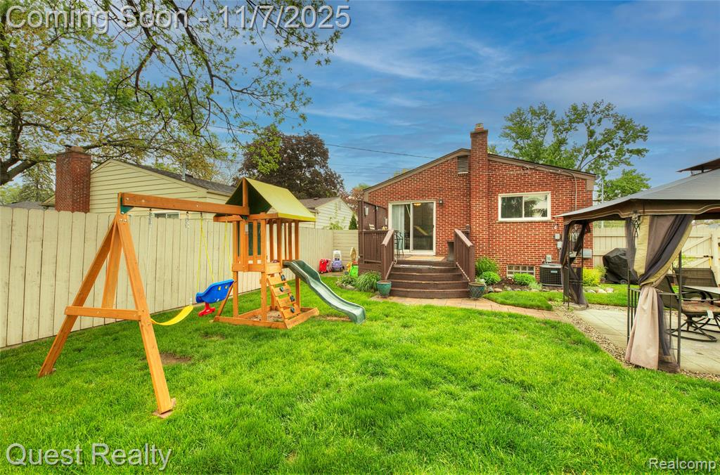9013 Oporto Street, Livonia, MI 48150 — Photo 35