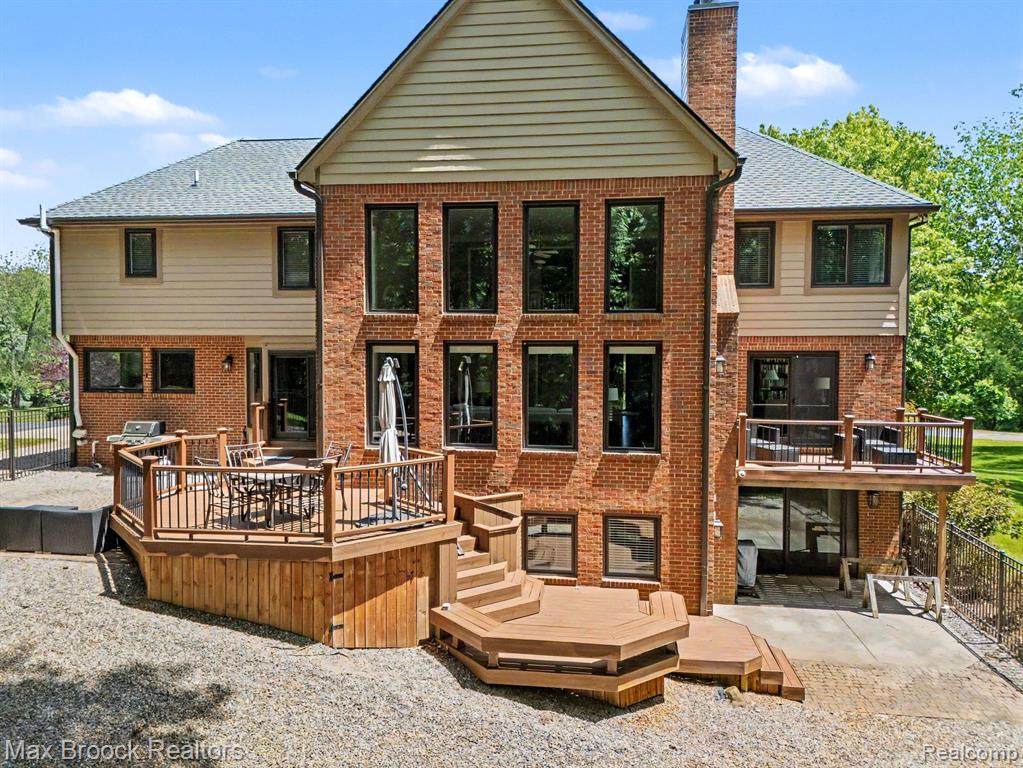1300 Oak Hollow Drive, Milford, MI 48380 — Photo 49