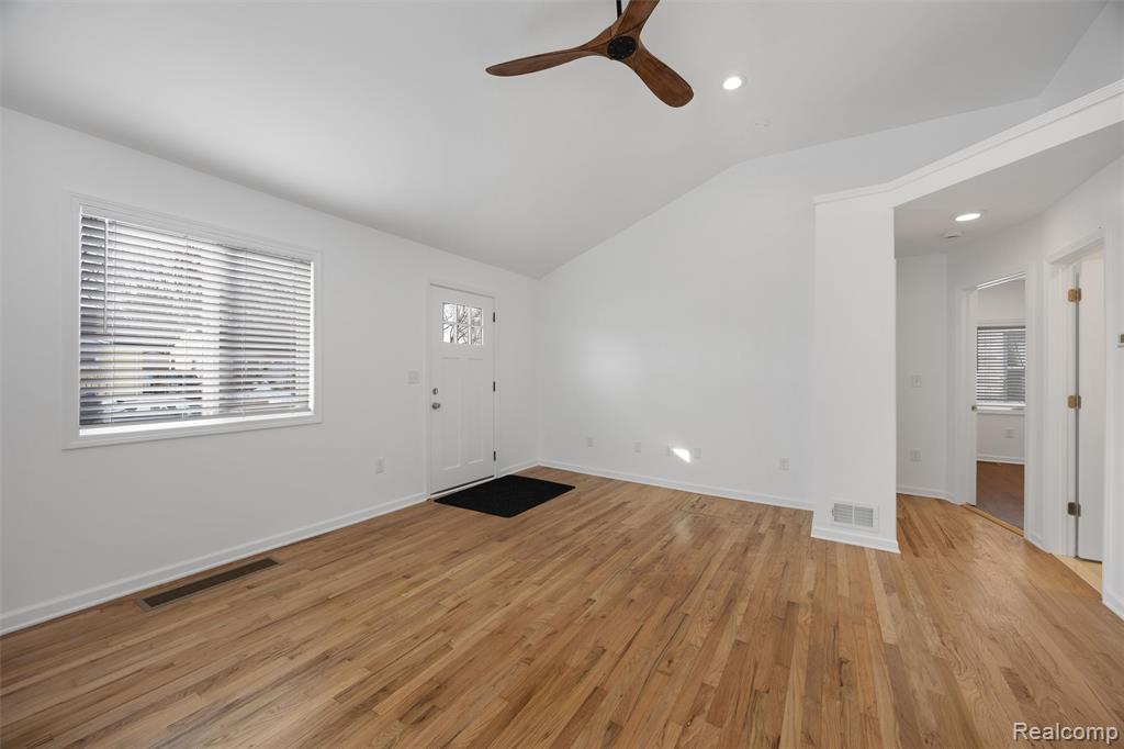 623 E Brockton Avenue, Madison Heights, MI 48071 — Photo 12