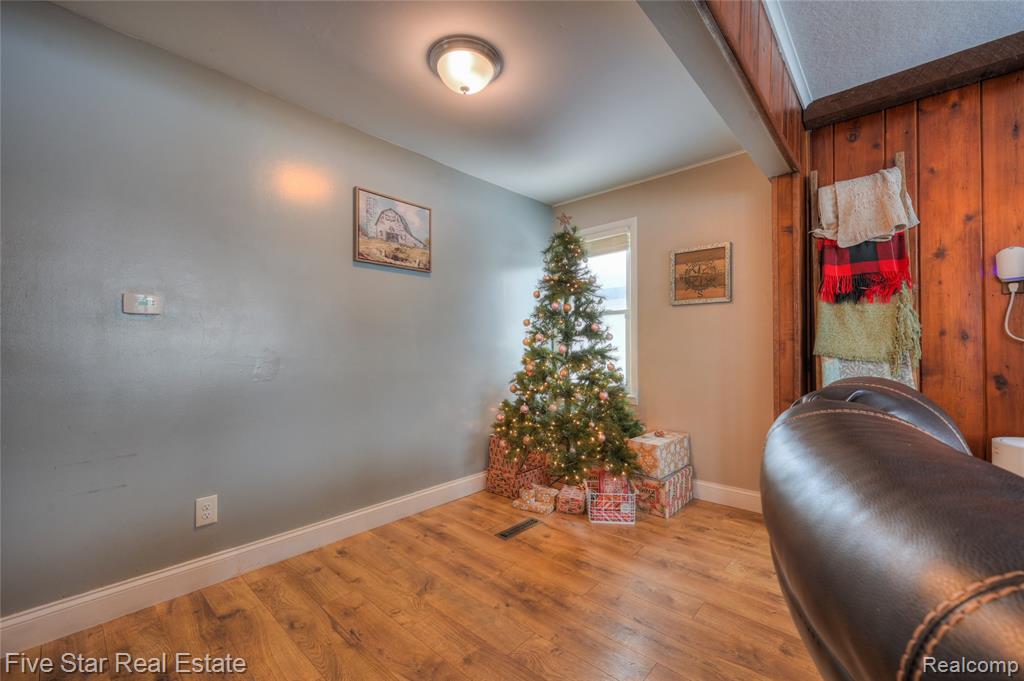 8421 Lagoon Street, Commerce Twp, MI 48382 — Photo 12
