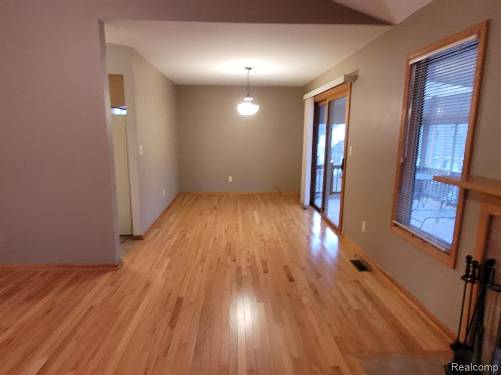 1311 YORKSHIRE Court, Saline, MI 48176 — Photo 4