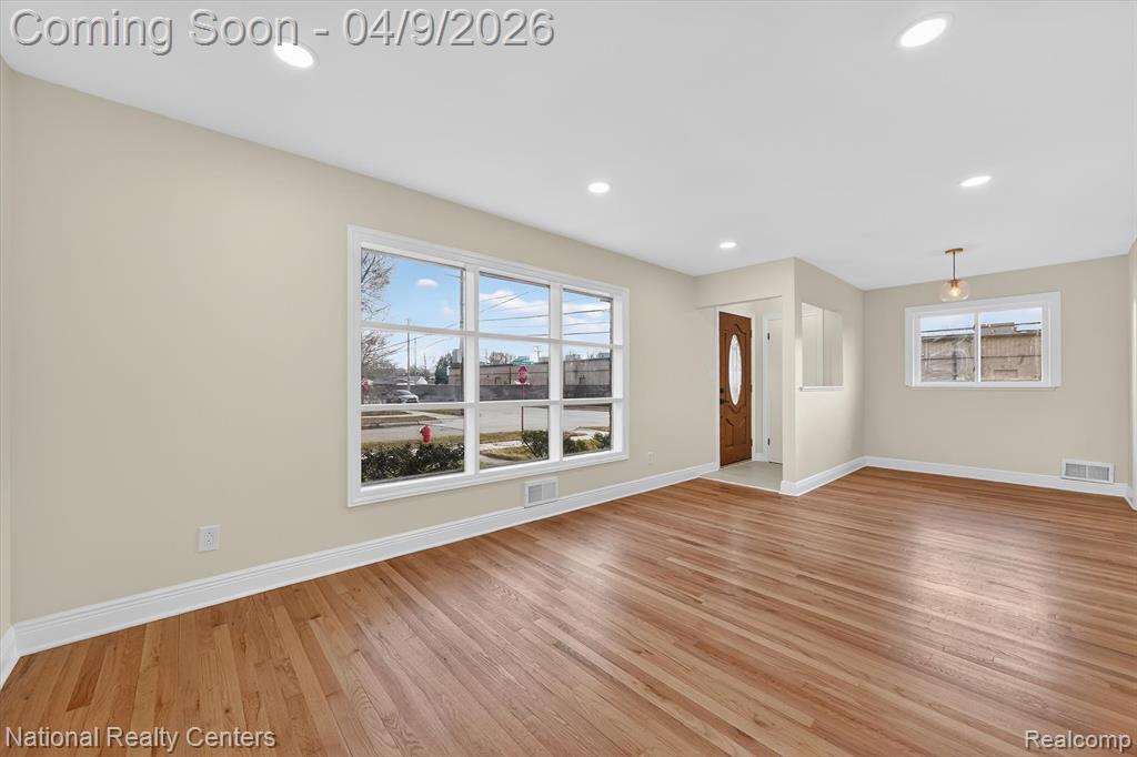 205 Royal Park Lane, Madison Heights, MI 48071 — Photo 8