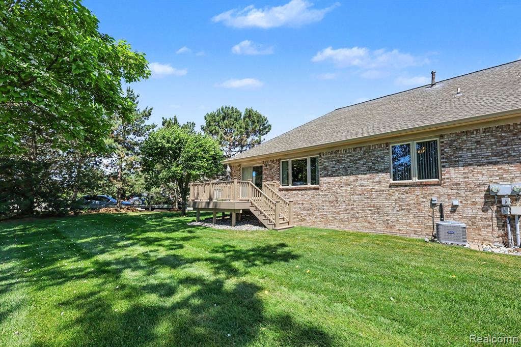 13750 Treeland Drive, Utica, MI 48315 — Photo 29