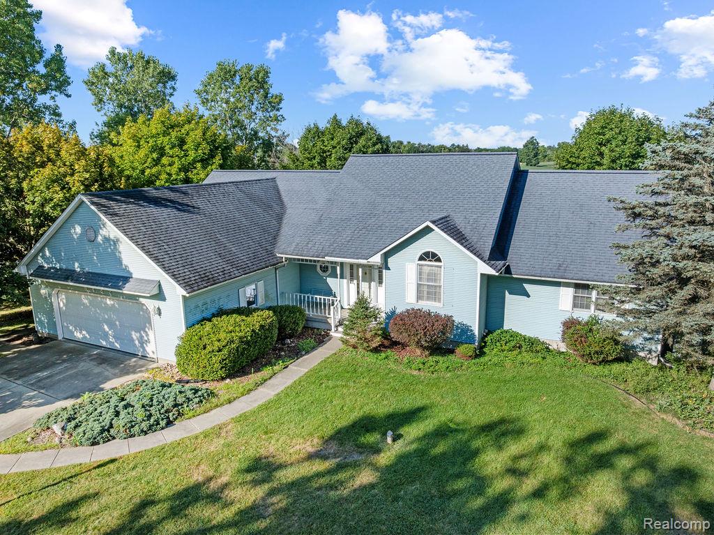 9482 Graytrax Road, Grand Blanc, MI 48439 — front exterior