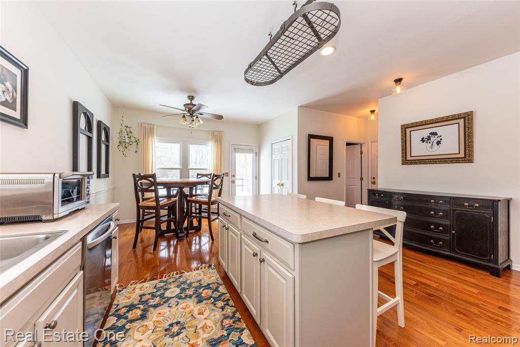 9410 Maple Run Court, Pinckney, MI 48169 — Photo 16