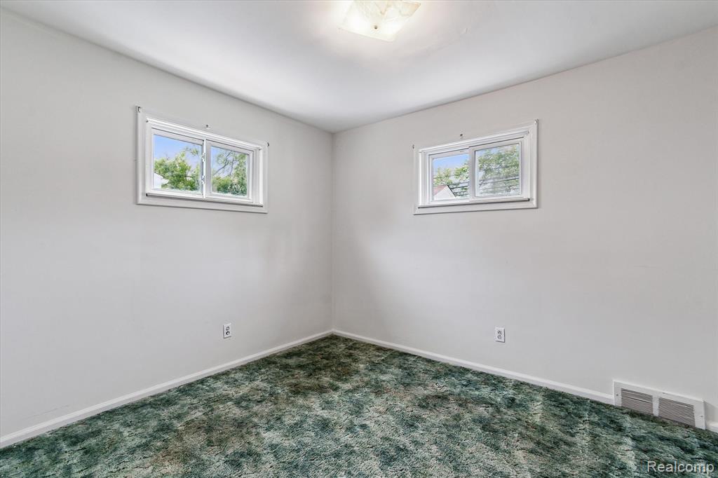 8242 MONROE Boulevard, Taylor, MI 48180 — Photo 13