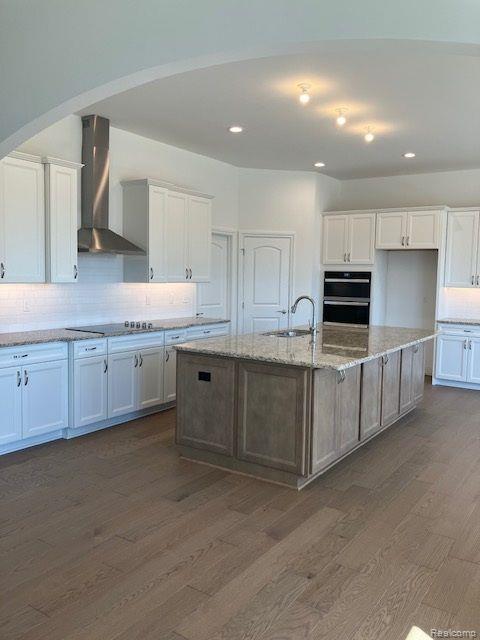 26784 FERGUSON Court, South Lyon, MI 48178 — Photo 8