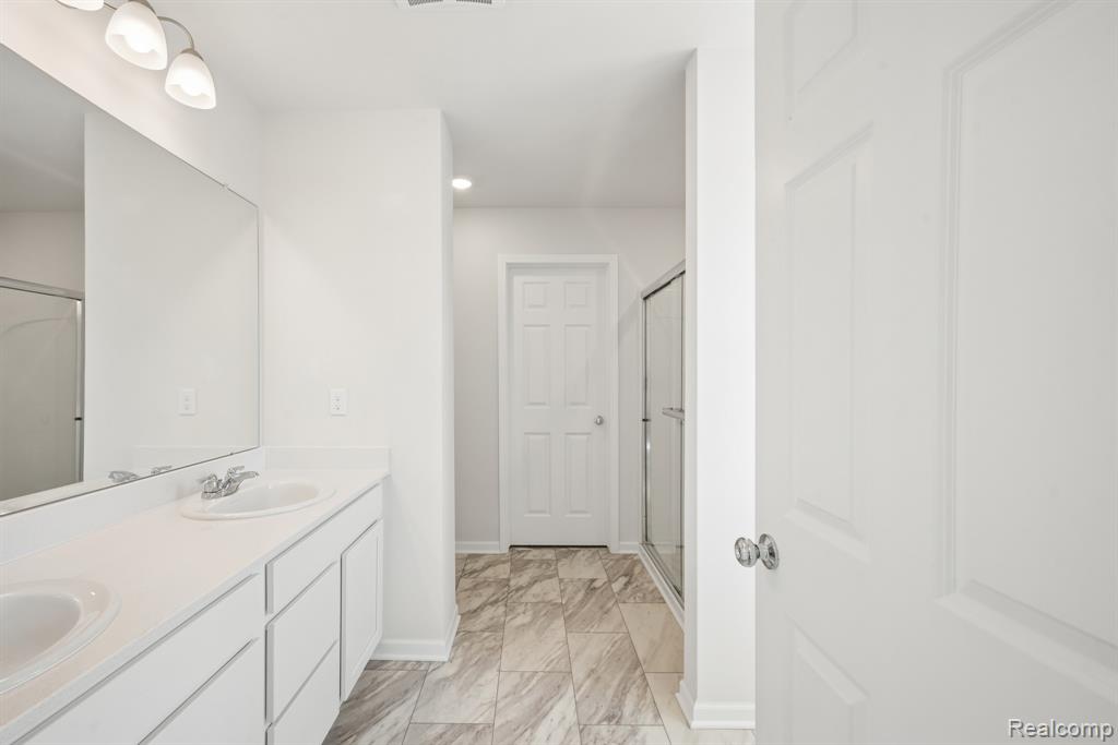 372 Edge Brook Drive, Holly, MI 48442 — Photo 27
