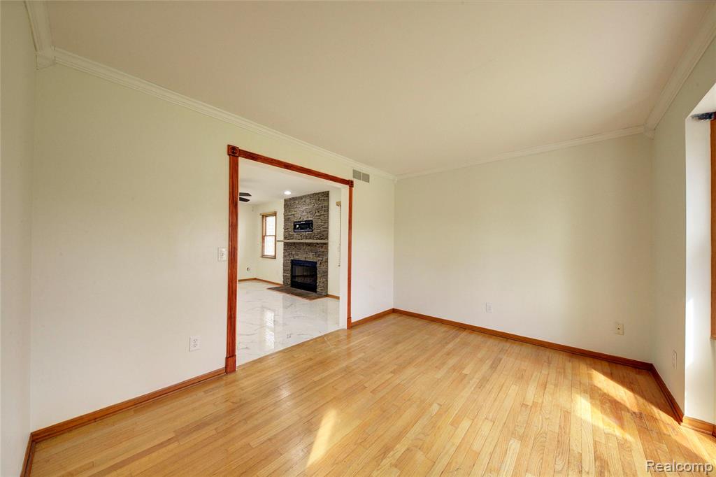 4570 River Hills Court, Brighton, MI 48114 — Photo 8