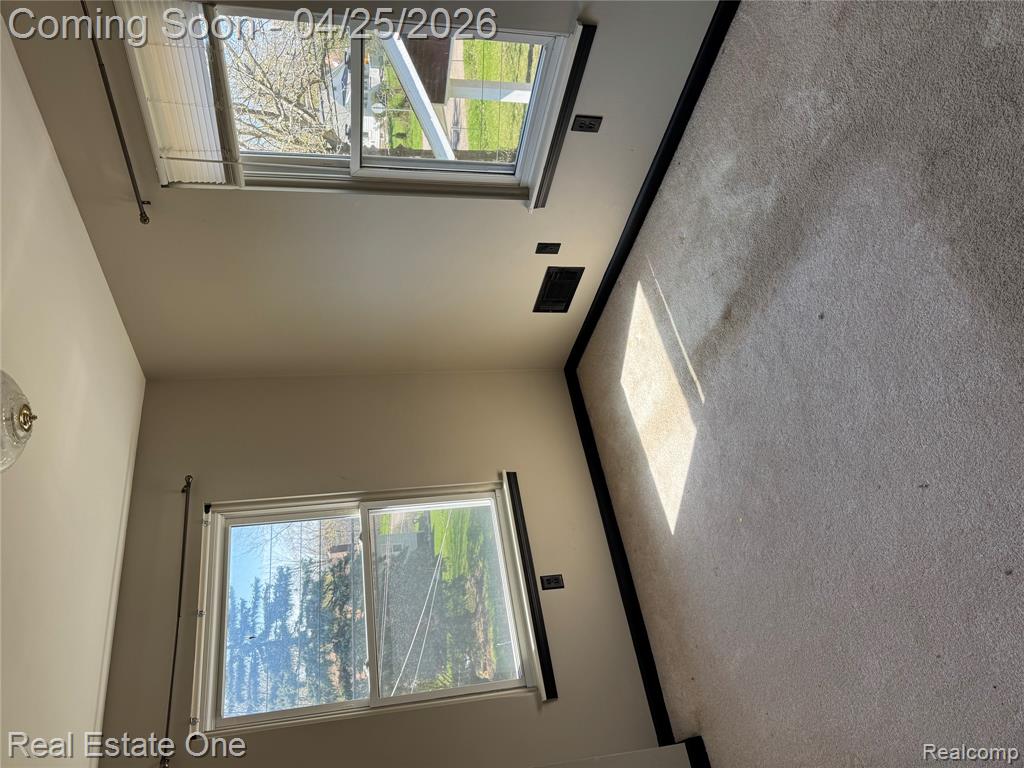 148 Marion Avenue, Waterford, MI 48328 — Photo 8