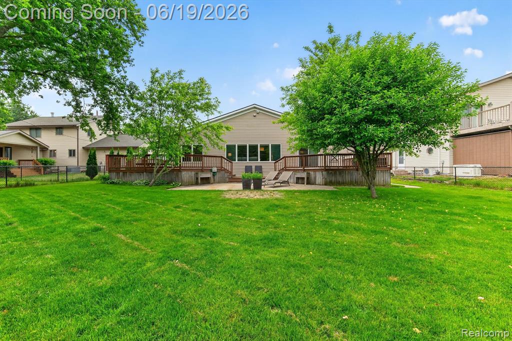 9259 Silverside, South Lyon, MI 48178 — Photo 35