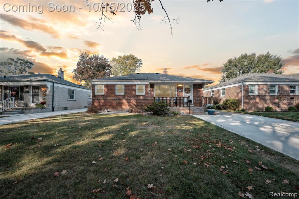 9931 E Clements Circle, Livonia, MI 48150 — front exterior