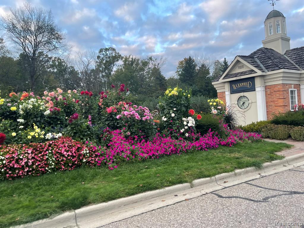 5894 Augusta Lane, Grand Blanc, MI 48439 — Photo 32