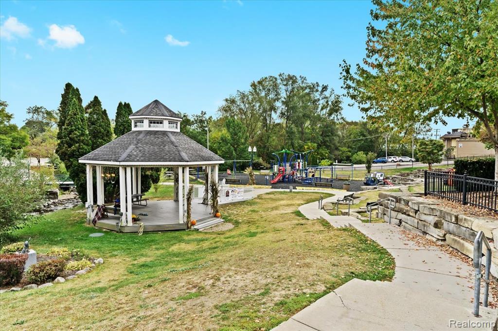 593 Heights Road, Lake Orion, MI 48362 — Photo 46