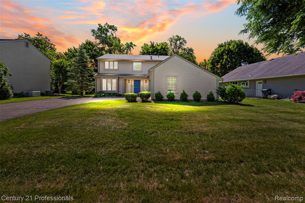 1872 Flemington Drive, Troy, MI 48098