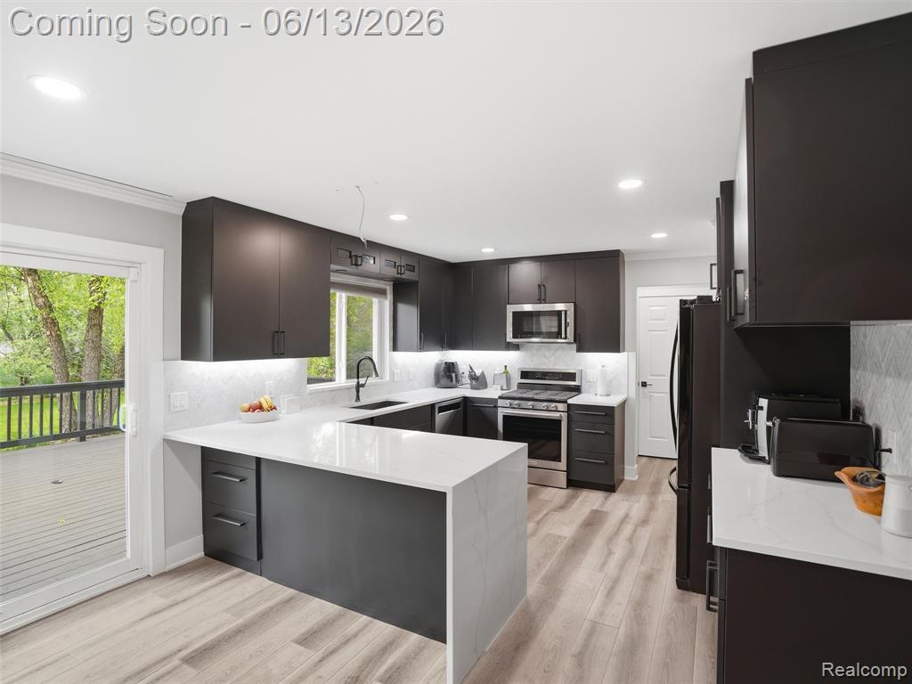 7668 Ring Neck Drive, Waterford, MI 48327 — Photo 10