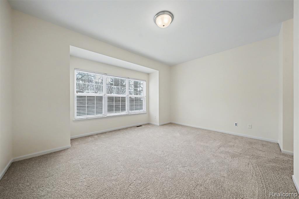 638 W Bluff Court, 31, Rochester Hills, MI 48307 — Photo 12