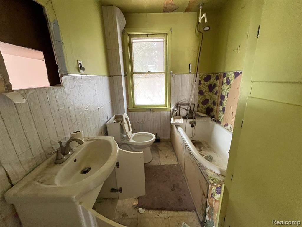 48 SHERIDAN Street, Mount Clemens, MI 48043 — Photo 6