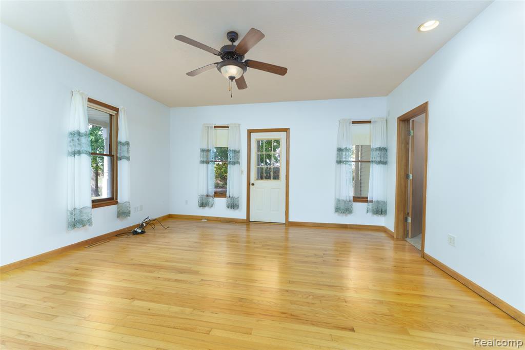 5430 E Columbia Road, Webberville, MI 48892 — Photo 2