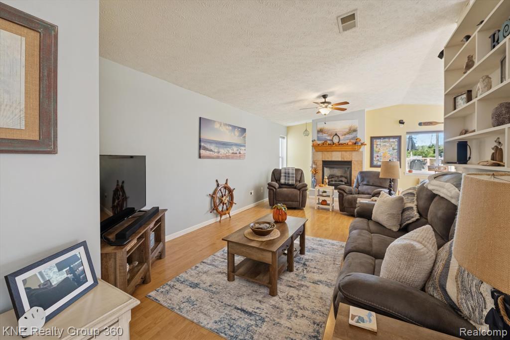 618 Bluebird Lane, Pinckney, MI 48169 — Photo 9