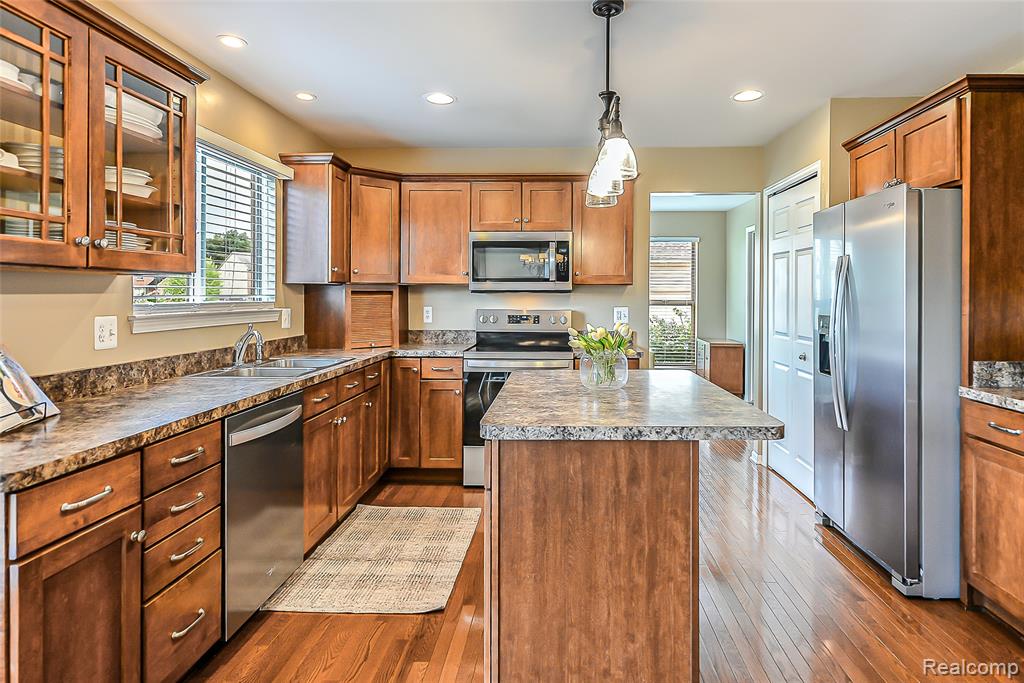 58724 Carriage Lane, South Lyon, MI 48178 — Photo 6