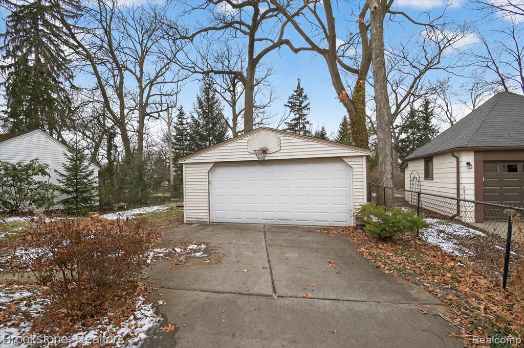 86 OAKDALE Boulevard, Pleasant Ridge, MI — Photo 33