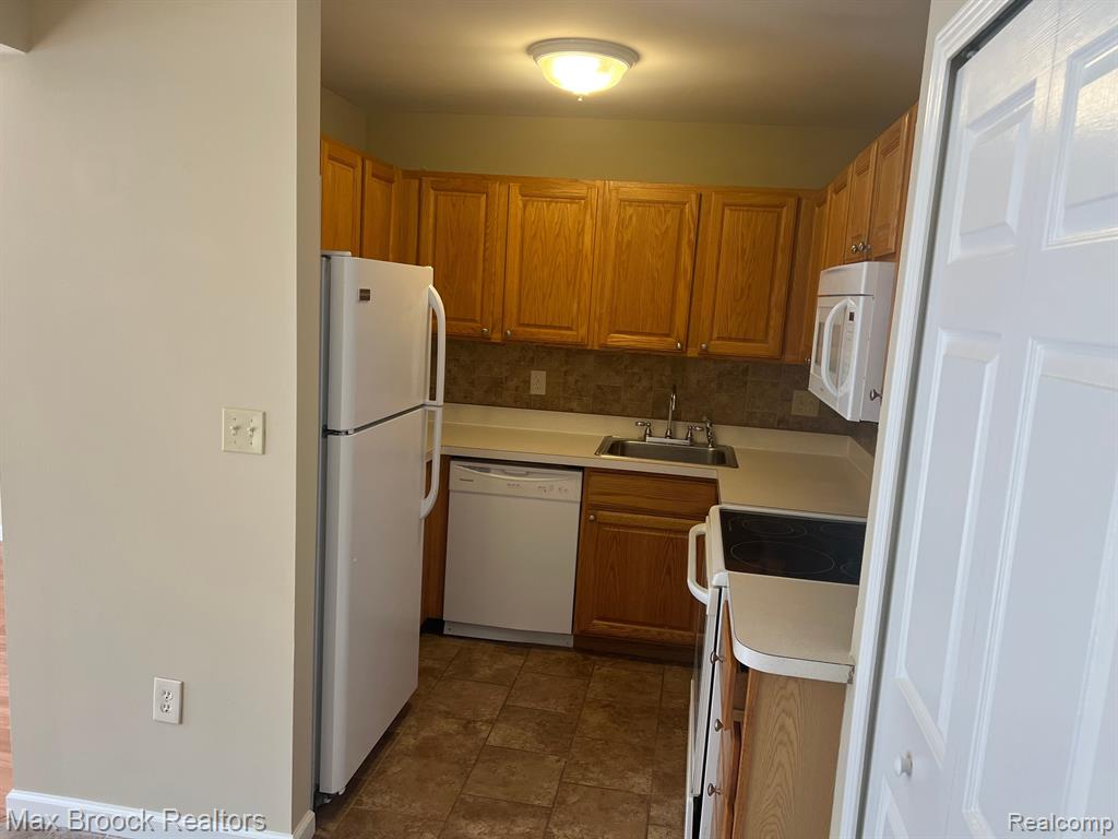 50432 BAY Run S, Chesterfield, MI 48047 — Photo 16