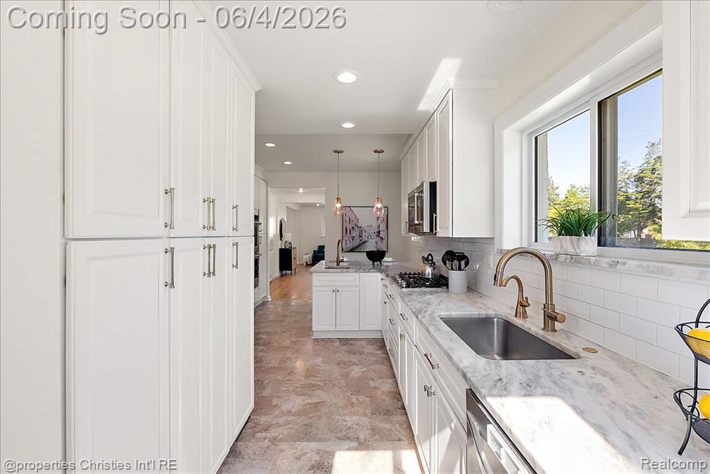 14201 Kingston Street, Oak Park, MI 48237 — Photo 17