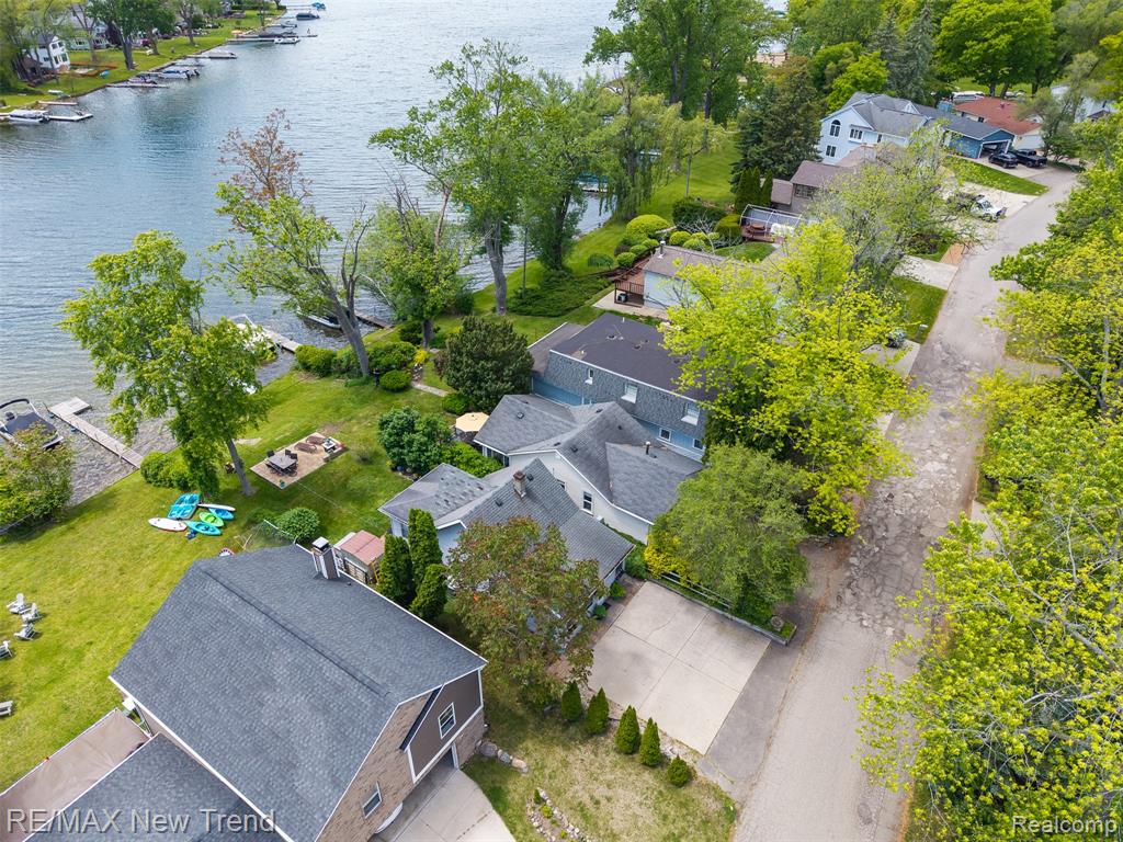 4044 Fieldview Avenue, West Bloomfield, MI 48324 — Photo 43