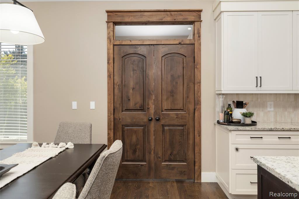 7252 Ardsley Lane, Clarkston, MI 48348 — Photo 27