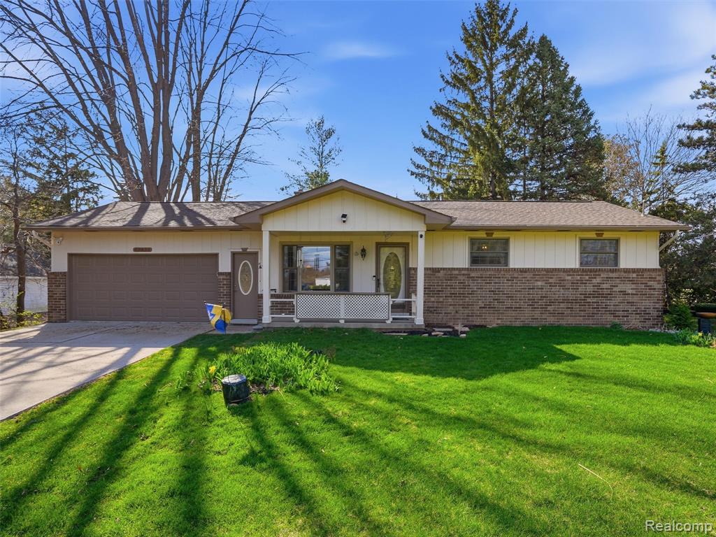 49455 Schoenherr Road, Utica, MI 48315 — front exterior