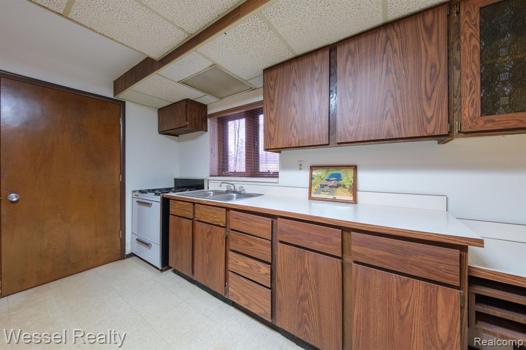 29720 ARMADA RIDGE Road, Richmond, MI 48062 — Photo 25
