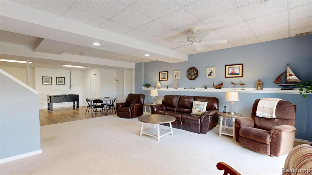 4400 Oak Tree Trail, Fenton, MI 48430 — Photo 37