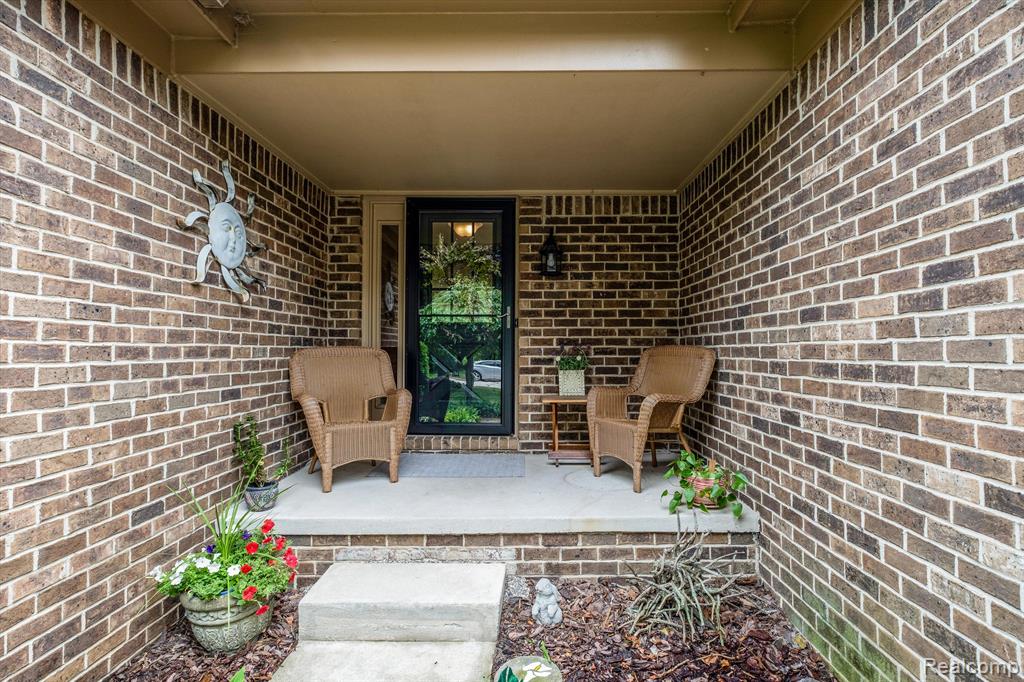 719 TEN POINT Drive, Rochester Hills, MI 48309 — Photo 9