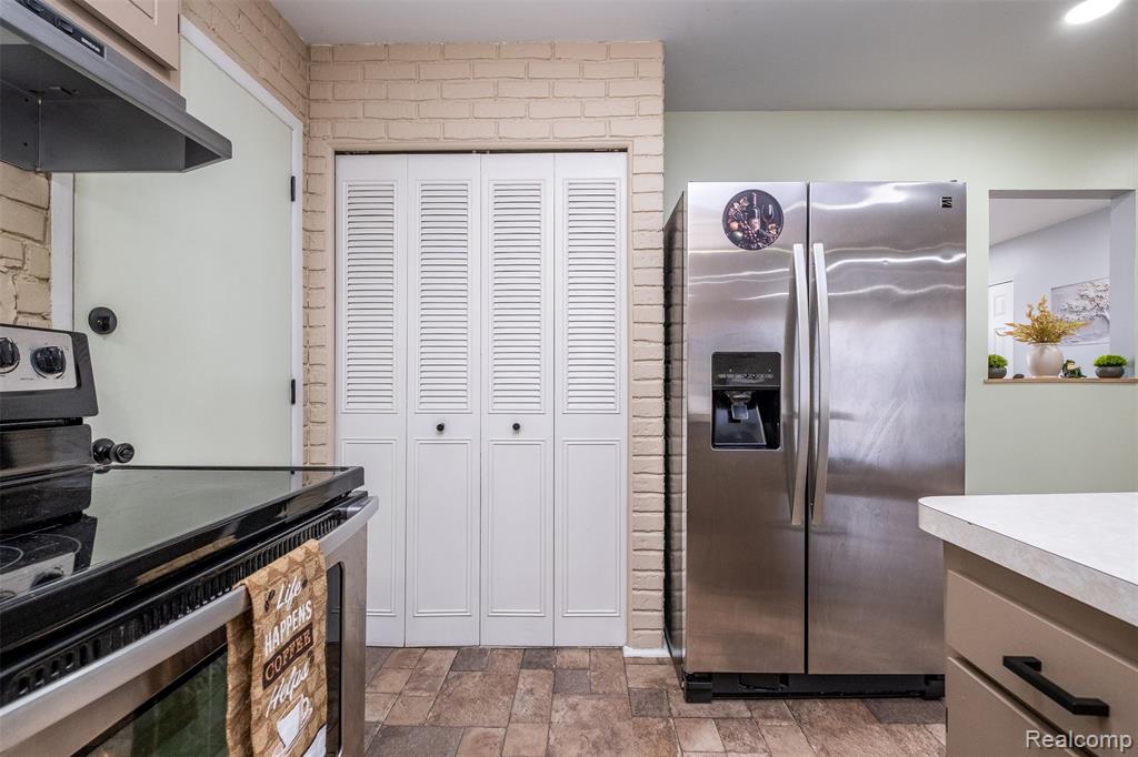 39856 Parklawn Drive, Sterling Heights, MI 48313 — Photo 15
