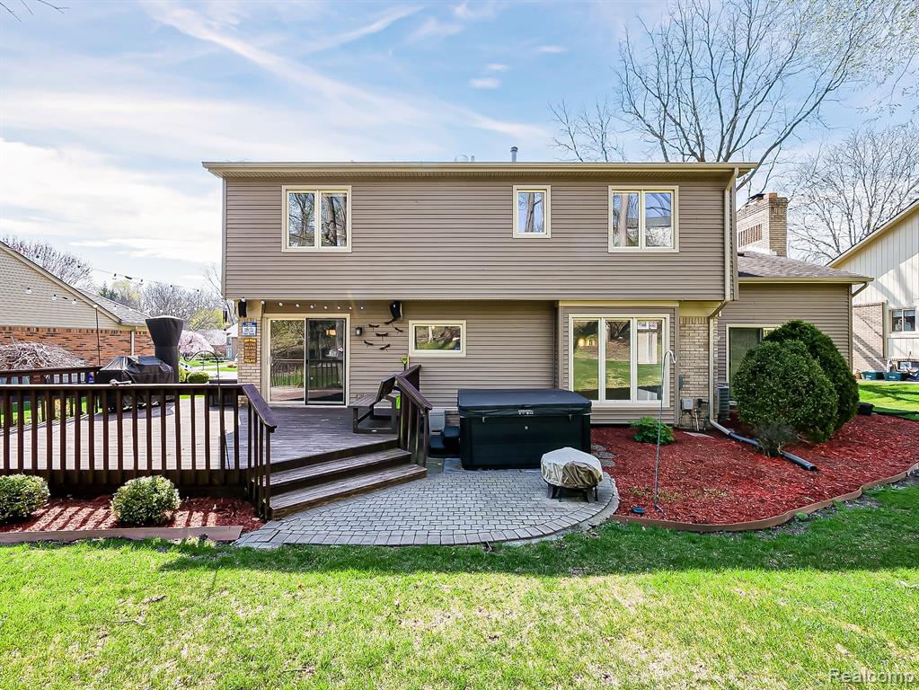 878 River Bend Drive, Rochester Hills, MI 48307 — Photo 2
