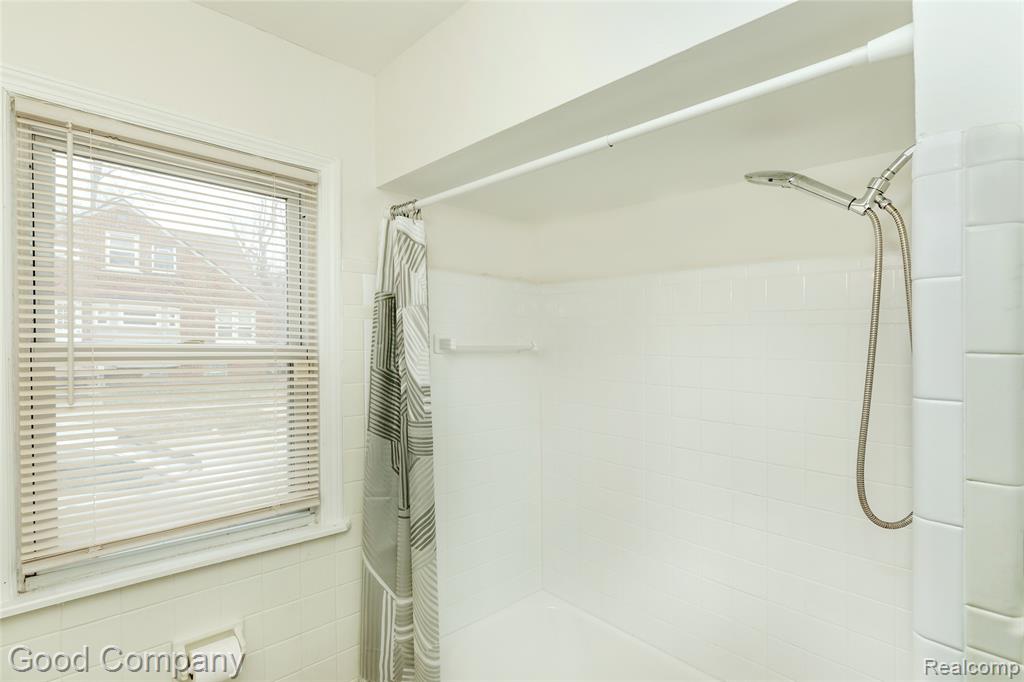 20747 Caledonia Avenue, Hazel Park, MI 48030 — Photo 19