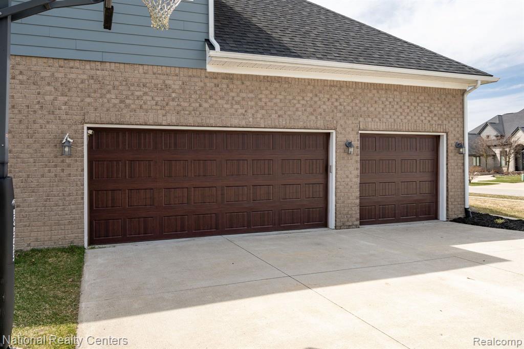 527 SOUTHSHORE Drive, Oxford, MI 48371 — Photo 45