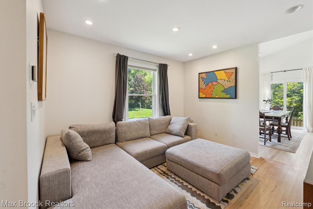 5745 Eastman Boulevard, West Bloomfield, MI 48323 — Photo 10