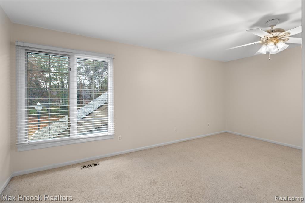 55222 BOARDWALK Drive, Shelby Twp, MI 48316 — Photo 16