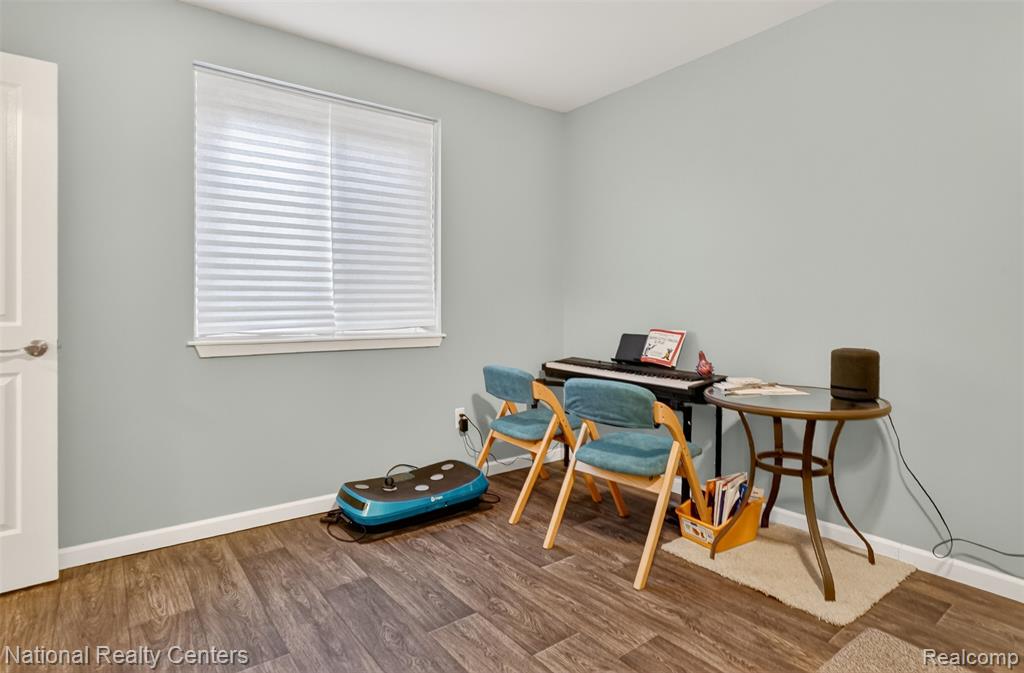 188 Center Boulevard, Wixom, MI 48393 — Photo 35