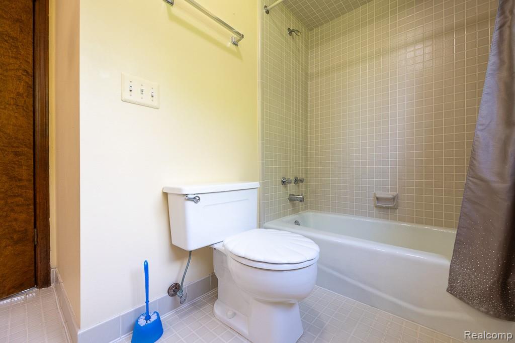 6275 Fairbrook Court, West Bloomfield, MI — Photo 47