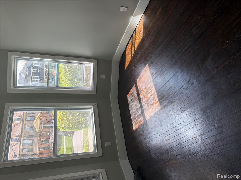 2420 Field Street, Detroit, MI 48214 — Photo 3