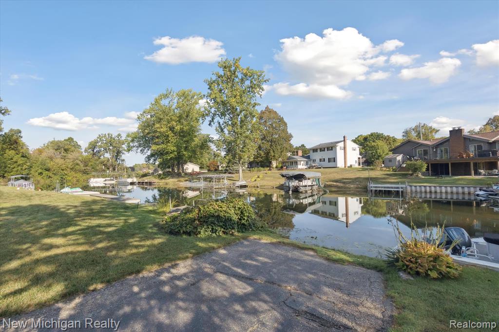 4272 Owen Road, Fenton, MI 48430 — Photo 41