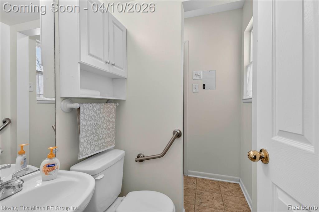 8672 Hemlock Court, Ypsilanti, MI 48198 — Photo 17