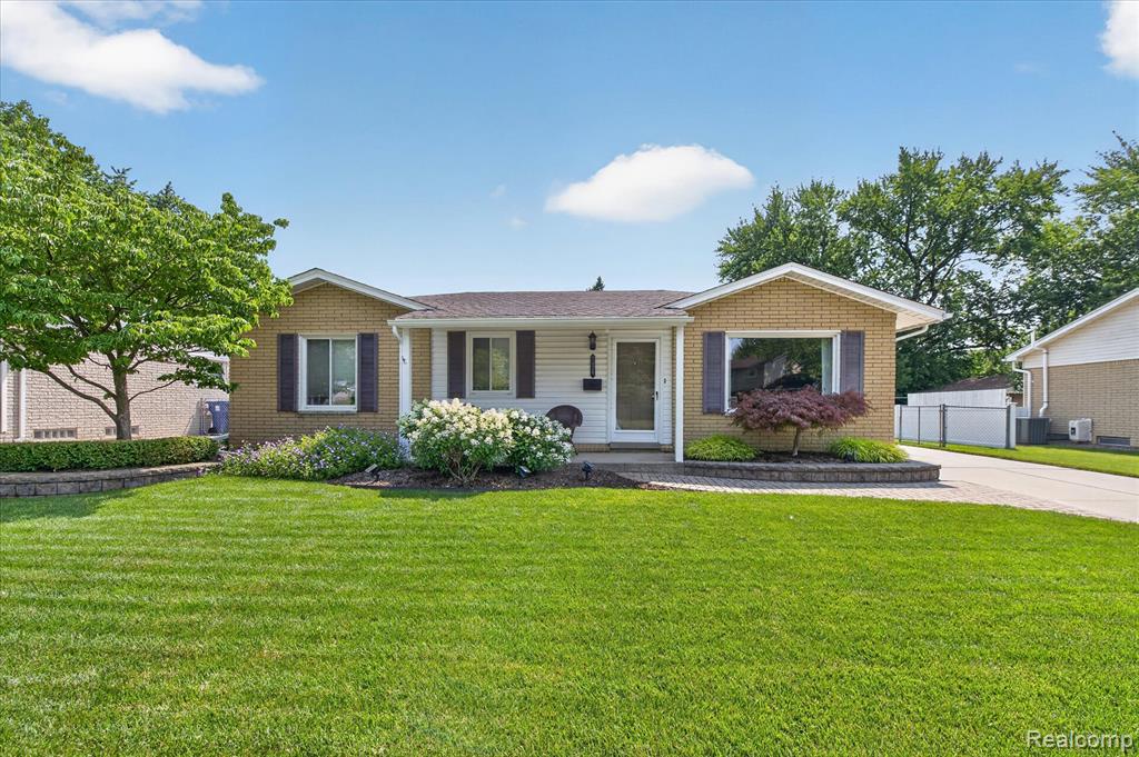 7026 London Court, Canton, MI 48187 — front exterior