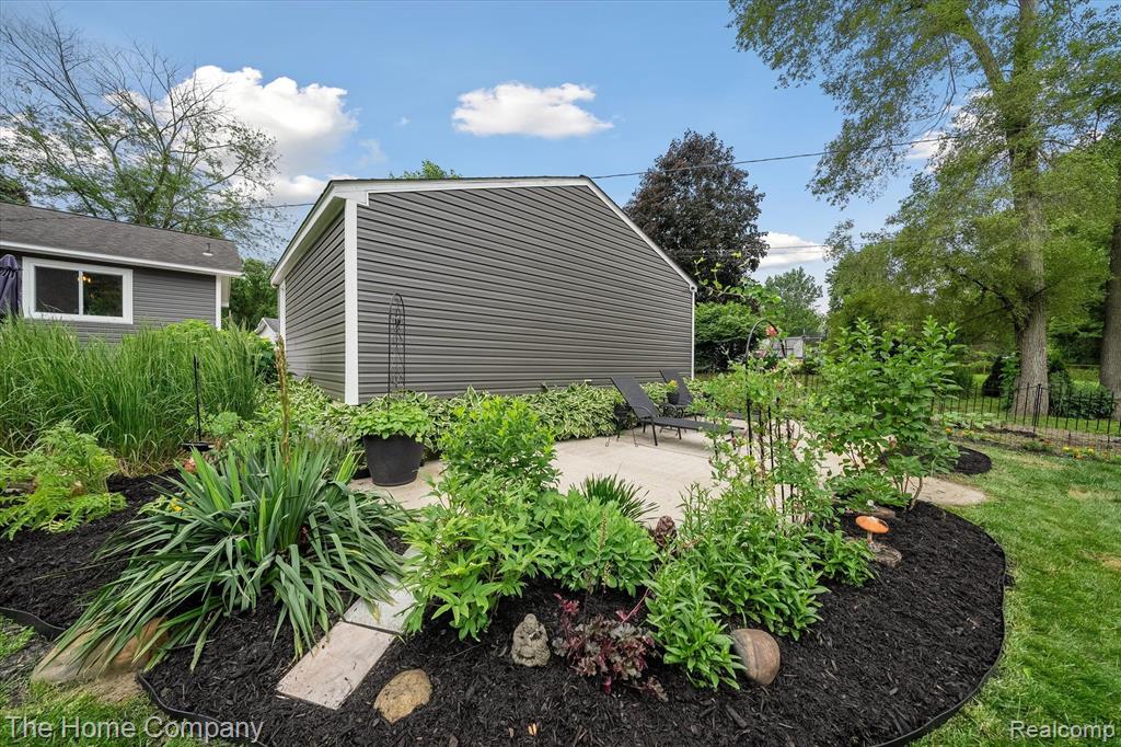 764 Dunreath Street, Wolverine Lake, MI 48390 — Photo 28