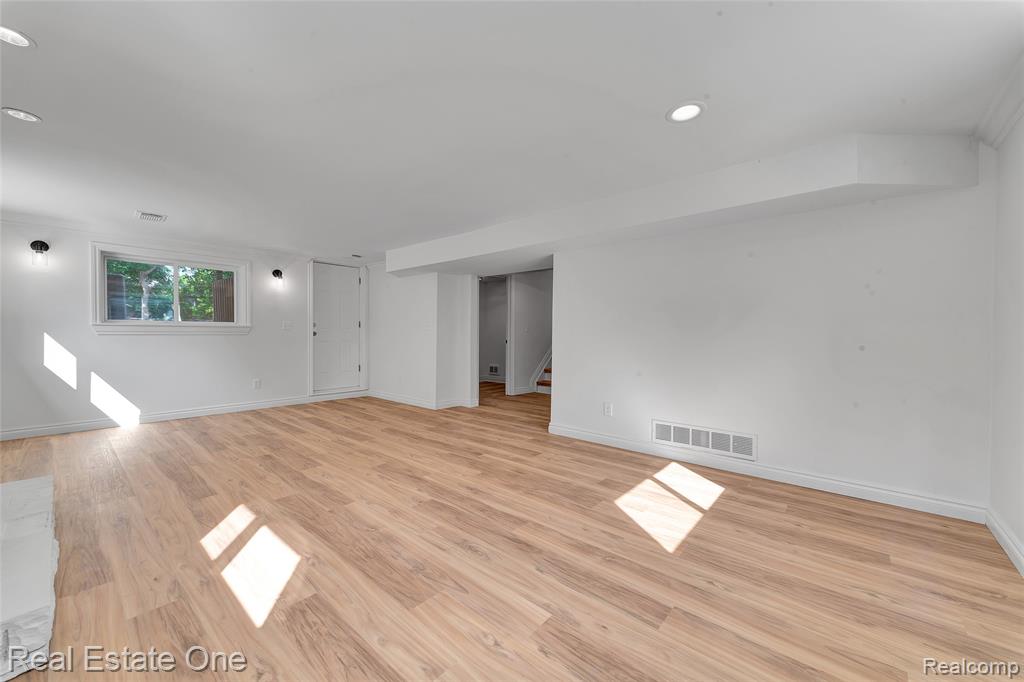 45467 Sterritt Street, Utica, MI 48317 — Photo 25