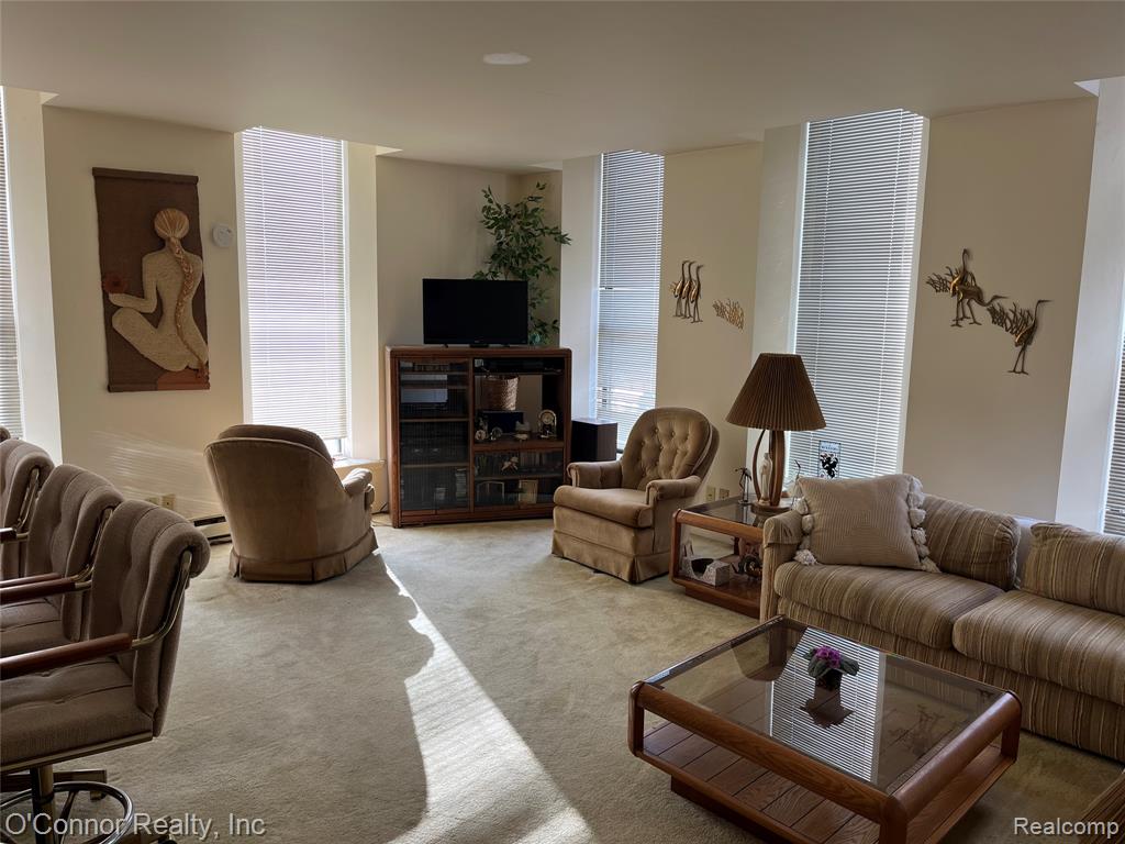 502 1/2 Huron Avenue, Port Huron, MI 48060 — Photo 2