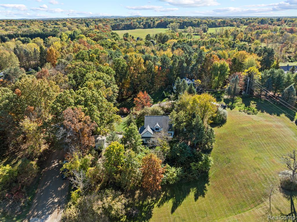 4971 N Tipsico Lake Road, Hartland, MI 48353 — Photo 2
